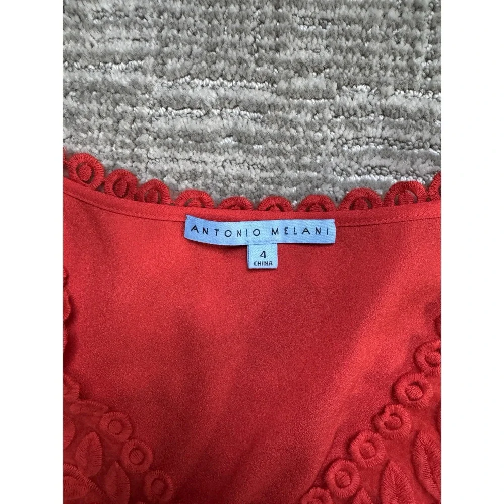 Antonio Melani dress Lace Red‎ Size 4 Stunning V Neck Sheath